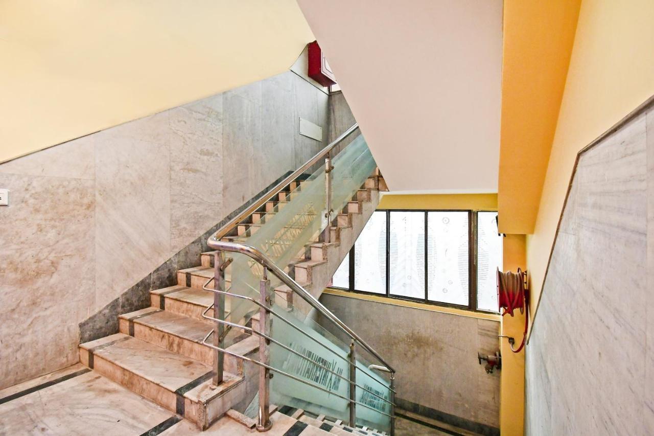 Oyo 85829 Max International Hotel Kolkata Ngoại thất bức ảnh
